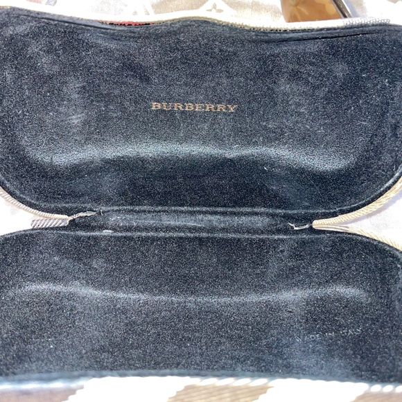 ❤️SOLD❤️ Burberry sunglasses - Picture 10 of 15
